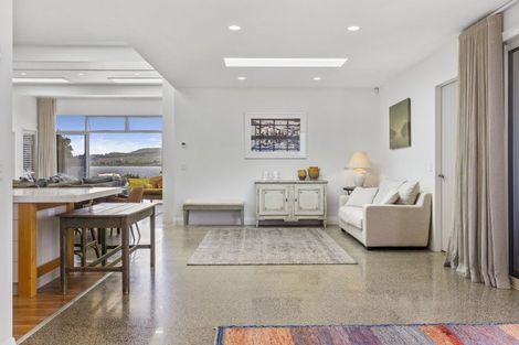 Photo of property in 8 Kuiwai Drive, Rainbow Point, Taupo, 3330