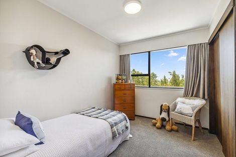 Photo of property in 19 Greyfriars Crescent, Tawa, Wellington, 5028