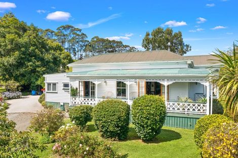 Photo of property in 20 Dye Access Road, Kaukapakapa, 0871