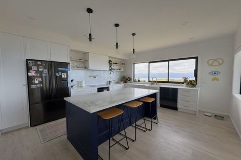 Photo of property in 37 Boeing Way, Newlands, Wellington, 6037