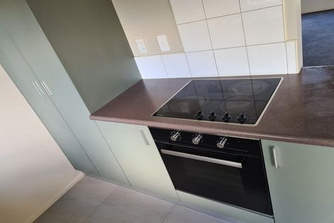 Photo of property in 38 Verdale Circle, Glen Eden, Auckland, 0602