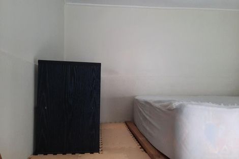 Photo of property in 11 Edge Hill, Mount Victoria, Wellington, 6011