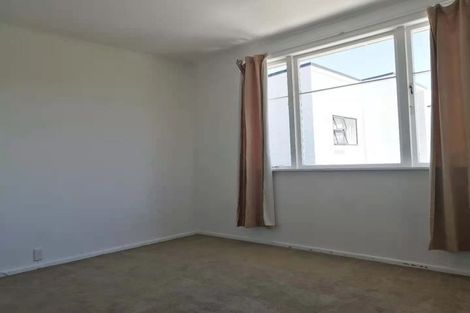 Photo of property in 18 Islington Avenue, New Lynn, Auckland, 0600