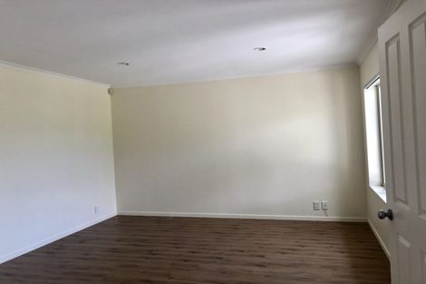 Photo of property in 24 Hercules Drive, Henderson, Auckland, 0612