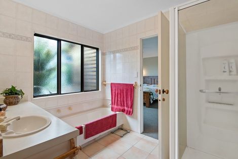 Photo of property in 4 Waikareao Way, Brookfield, Tauranga, 3110