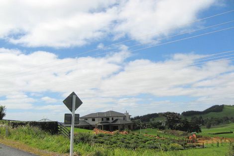 Photo of property in 652 Paparata Road, Bombay, 2675