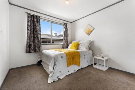 Photo of property in 2 Longreach Drive, Sunnyvale, Auckland, 0612