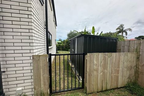 Photo of property in 7/12 Enderby Drive, Te Atatu Peninsula, Auckland, 0610