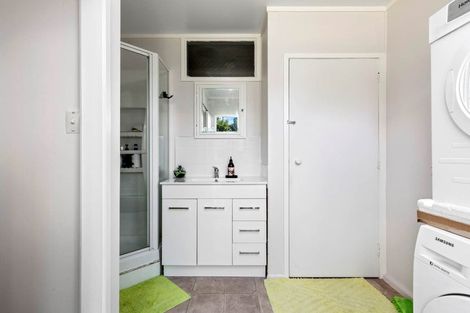 Photo of property in 43 Girrahween Drive, Totara Vale, Auckland, 0629