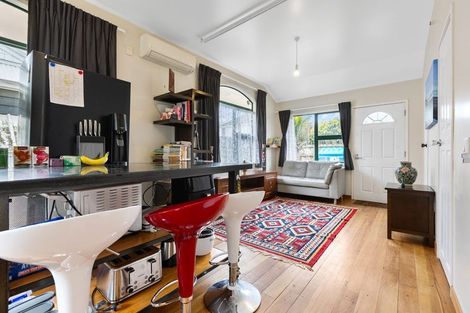 Photo of property in 68 Whiteley Street, Moturoa, New Plymouth, 4310