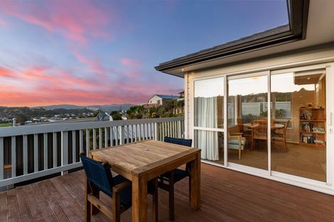 Photo of property in 8 Bluejacket Place, Whitby, Porirua, 5024