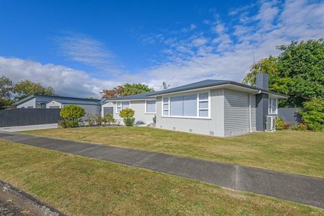 Photo of property in 2 Piper Place, Roslyn, Palmerston North, 4414