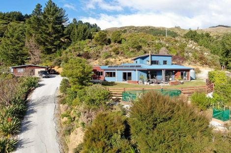 Photo of property in 27 Falconer Road, Pohara, Takaka, 7183