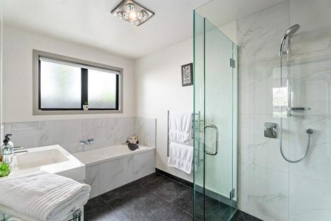 Photo of property in 1 Finch Street, Albert Town, Wanaka, 9305