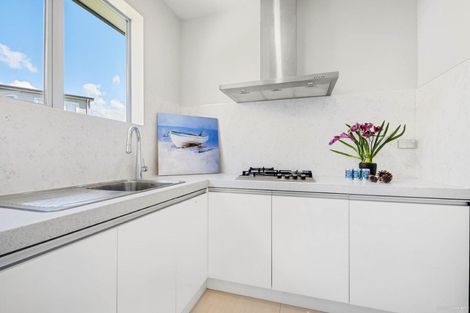 Photo of property in 29 Corricvale Way, Northcross, Auckland, 0630