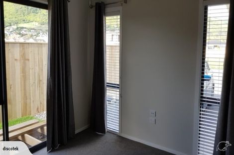 Photo of property in 5 Pohe Street, Waikanae, 5036