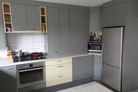 Photo of property in 17 Prestige Place, Castor Bay, Auckland, 0620