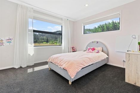 Photo of property in 8 Te Roera Place, Riverhead, 0820