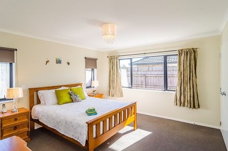 Photo of property in 8 Georgia Grove, Paraparaumu, 5032