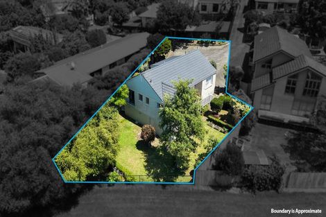 Photo of property in 2/30 Curacao Place, Half Moon Bay, Auckland, 2012