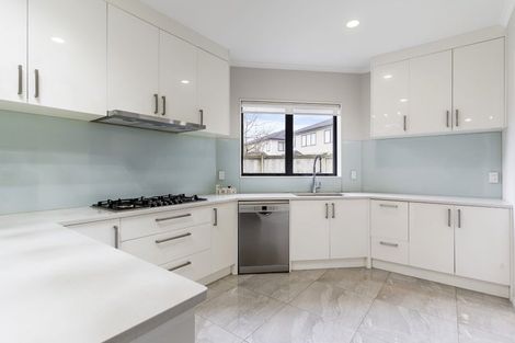 Photo of property in 25 Drumbuoy Drive, Flat Bush, Auckland, 2019