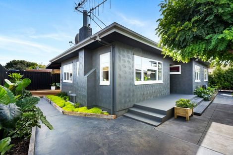 Photo of property in 15 Puketapu Road, Taradale, Napier, 4112