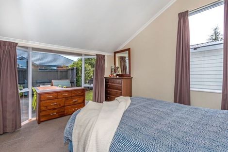 Photo of property in 80 Northcote Road, Northcote, Christchurch, 8052