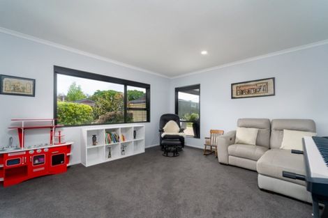 Photo of property in 1 Farley Avenue, Greytown, 5712