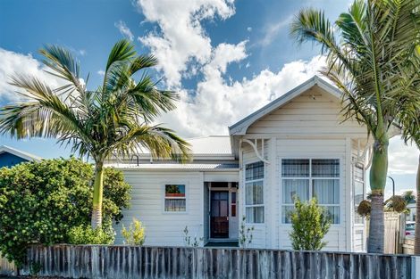 Photo of property in 68 Nelson Crescent, Napier South, Napier, 4110