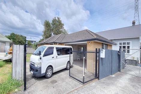 Photo of property in 13 Cleek Road, Mangere East, Auckland, 2024