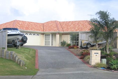Photo of property in 8 William Woods Court, Flat Bush, Auckland, 2016
