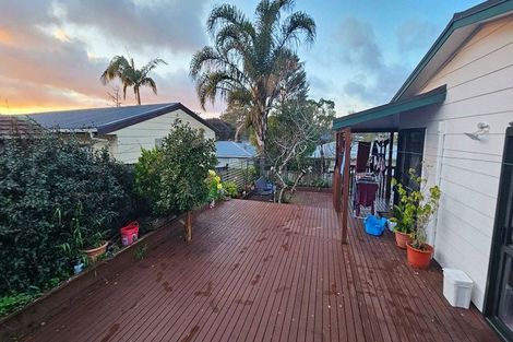 Photo of property in 19a Crystal Avenue, Glendene, Auckland, 0602