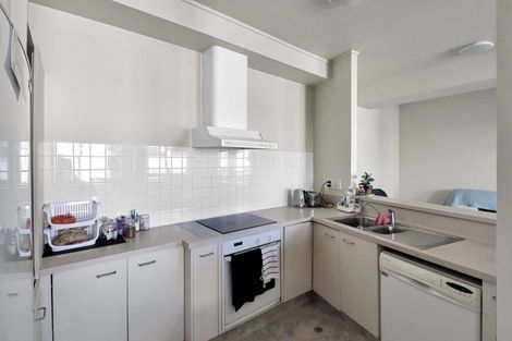 Photo of property in 17 Kent Terrace - Kent Apartments, 4b/16 Kent Terrace, Mount Victoria, Wellington, 6011