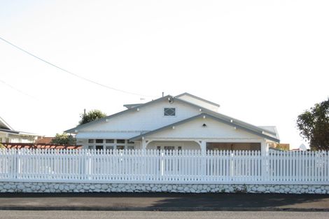 Photo of property in 16 Beach Street, Fitzroy, New Plymouth, 4312