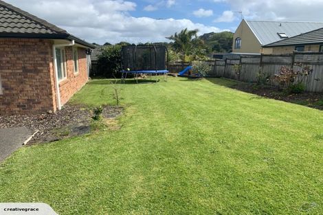 Photo of property in 17 Norman Close, The Gardens, Auckland, 2105