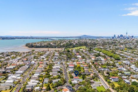 Photo of property in 18 Westmere Crescent, Westmere, Auckland, 1022