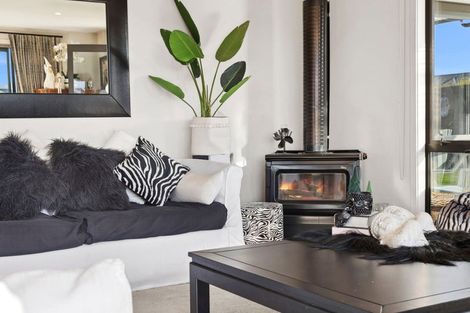 Photo of property in 2 Turnbull Crescent, Wanaka, 9305