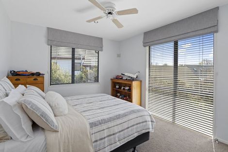 Photo of property in 12 Parkham Drive, Burnside, Christchurch, 8053