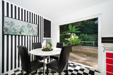 Photo of property in 10 Scotstoun Place, Glen Eden, Auckland, 0602