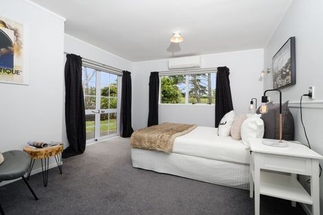 Photo of property in 59 Moontide Road, Kumeu, 0892