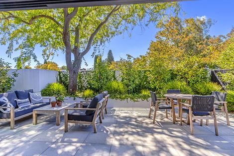 Photo of property in 74 Merivale Lane, Merivale, Christchurch, 8014