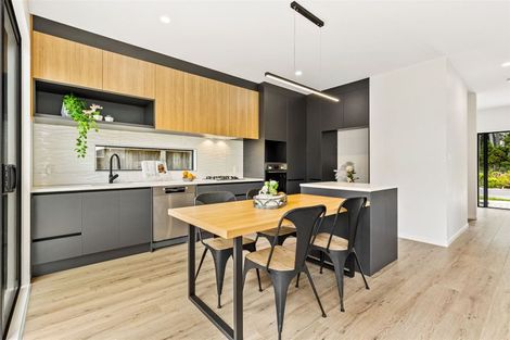 Photo of property in 19 Konoba Avenue, Kumeu, 0810