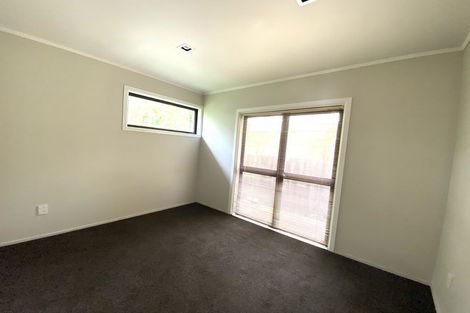 Photo of property in 35a Savoy Road, Glen Eden, Auckland, 0602