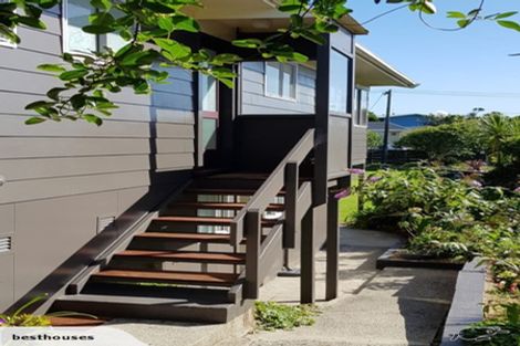 Photo of property in 28 Ripiro Drive, Baylys Beach, Dargaville, 0377