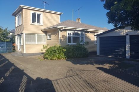 Photo of property in 32 Waimairi Road, Upper Riccarton, Christchurch, 8041