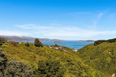 Photo of property in 37 Titiro Moana Road, Korokoro, Lower Hutt, 5012