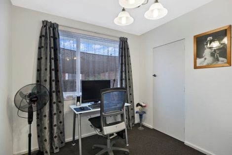 Photo of property in 4 Wimborne Crescent, Aranui, Christchurch, 8061