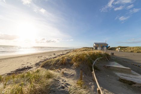 Photo of property in 79 Thomas Place, Foxton Beach, Foxton, 4815