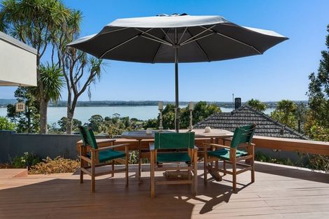 Photo of property in 92 Island Bay Road, Beach Haven, Auckland, 0626