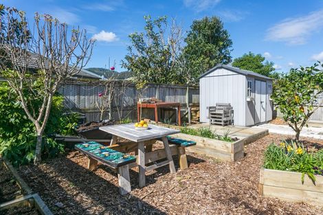 Photo of property in 136 Golden Shore Place, Coromandel, 3506